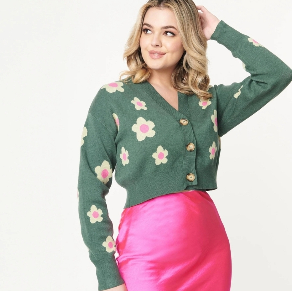 Daisy Crop Cardigan